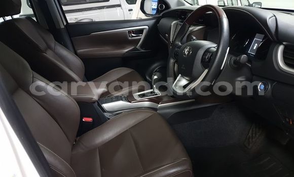 Acheter Occasion Voiture Toyota Fortuner Blanc à Livingstone, Zambie Acheter Occasion Voiture Toyota Fortuner Blanc à Livingstone, Zambie