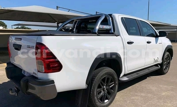 Buy Used Toyota Hilux White Car in Choma in Southern Buy Used Toyota Hilux White Car in Choma in Southern