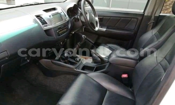 Buy Used Toyota Hilux White Car in Isoka in Northern Buy Used Toyota Hilux White Car in Isoka in Northern