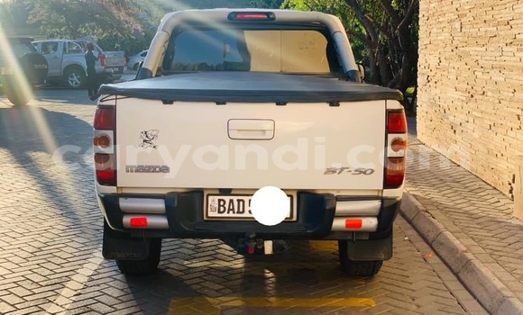 Acheter Occasion Voiture Mazda BT-50 Blanc à Lusaka, Zambie Acheter Occasion Voiture Mazda BT-50 Blanc à Lusaka, Zambie