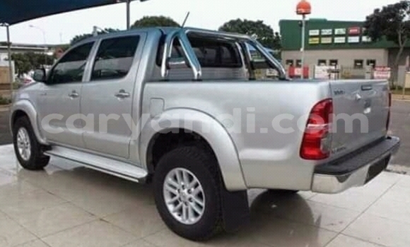 Acheter Occasion Voiture Toyota Hilux Gris à Livingstone, Zambie Acheter Occasion Voiture Toyota Hilux Gris à Livingstone, Zambie