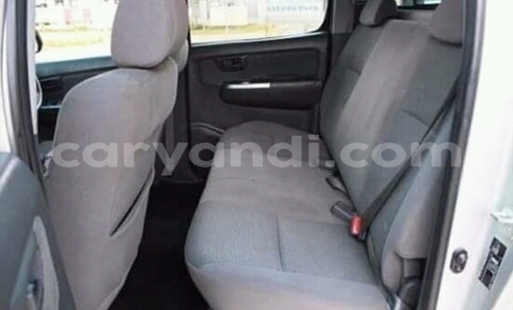 Acheter Occasion Voiture Toyota Hilux Gris à Livingstone, Zambie Acheter Occasion Voiture Toyota Hilux Gris à Livingstone, Zambie