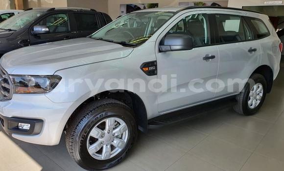 Nunua Ilio tumika Ford Everest Nyeupe Gari ndani ya Lusaka nchini Zambia