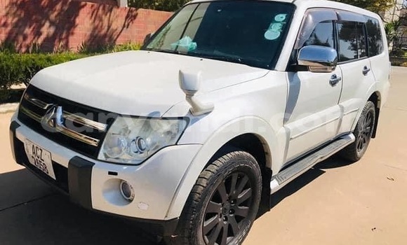 Buy Used Mitsubishi Pajero Silver Car in Lusaka in Zambia Buy Used Mitsubishi Pajero Silver Car in Lusaka in Zambia