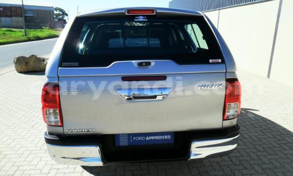 Acheter Occasion Voiture Toyota Hilux Gris à Lusaka, Zambie Acheter Occasion Voiture Toyota Hilux Gris à Lusaka, Zambie