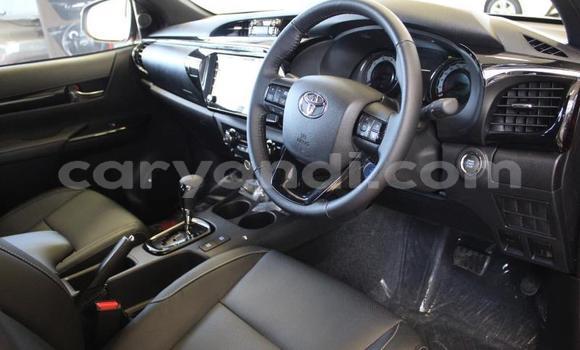 Acheter Occasion Voiture Toyota Hilux Rouge à Lusaka, Zambie Acheter Occasion Voiture Toyota Hilux Rouge à Lusaka, Zambie