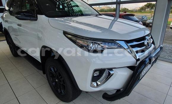 Nunua Ilio tumika Toyota Fortuner Nyeupe Gari ndani ya Lusaka nchini Zambia Nunua Ilio tumika Toyota Fortuner Nyeupe Gari ndani ya Lusaka nchini Zambia
