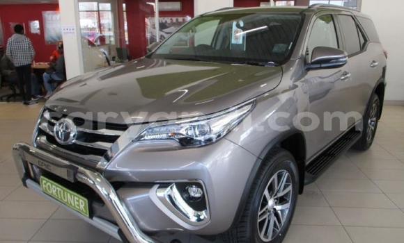 Acheter Occasion Voiture Toyota Fortuner Gris à Lusaka, Zambie