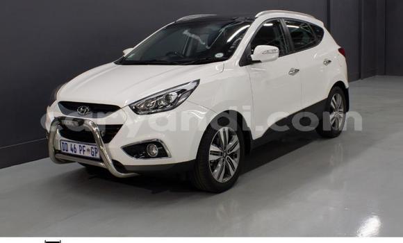 Buy Used Hyundai ix35 White Car in Chingola in Zambia Buy Used Hyundai ix35 White Car in Chingola in Zambia