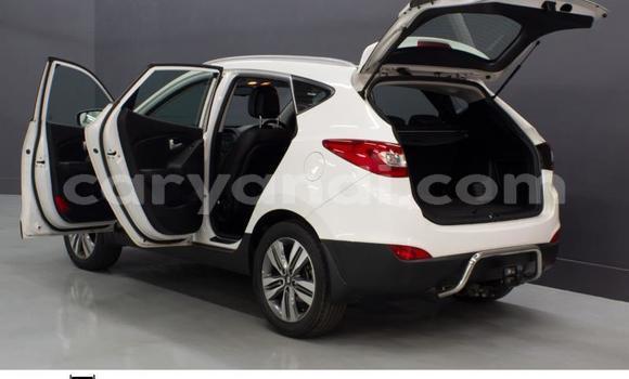 Buy Used Hyundai ix35 White Car in Chingola in Zambia Buy Used Hyundai ix35 White Car in Chingola in Zambia