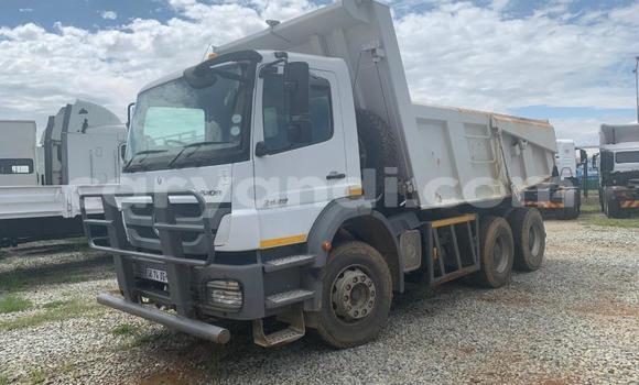 Acheter Occasion Utilitaire Mercedes–Benz 2628 Blanc à Livingstone, Zambie Acheter Occasion Utilitaire Mercedes–Benz 2628 Blanc à Livingstone, Zambie