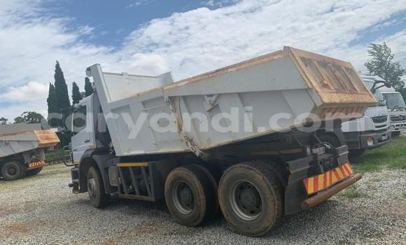 Acheter Occasion Utilitaire Mercedes–Benz 2628 Blanc à Livingstone, Zambie Acheter Occasion Utilitaire Mercedes–Benz 2628 Blanc à Livingstone, Zambie