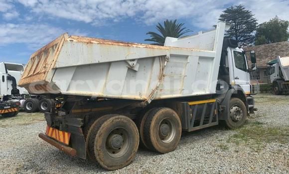 Acheter Occasion Utilitaire Mercedes–Benz 2628 Blanc à Livingstone, Zambie Acheter Occasion Utilitaire Mercedes–Benz 2628 Blanc à Livingstone, Zambie