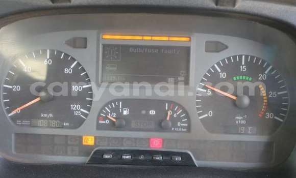 Tenga Tsaru Mercedes–Benz 2628 Chena Rori in Lusaka in Zambia Tenga Tsaru Mercedes–Benz 2628 Chena Rori in Lusaka in Zambia