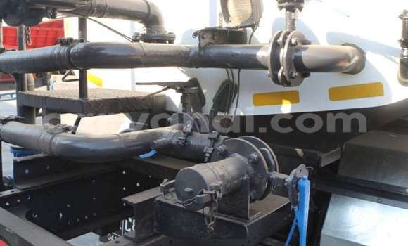 Tenga Tsaru Mercedes–Benz 2628 Chena Rori in Lusaka in Zambia Tenga Tsaru Mercedes–Benz 2628 Chena Rori in Lusaka in Zambia