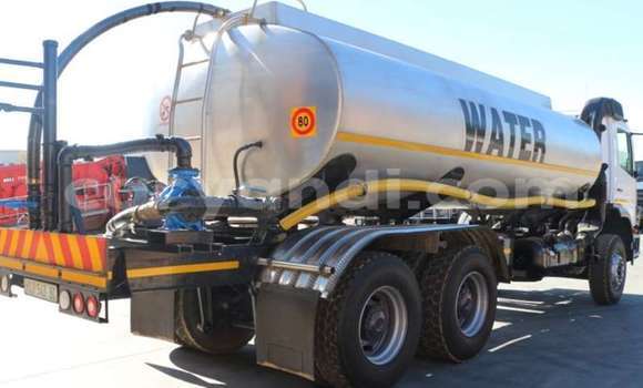 Nunua Ilio tumika Mercedes–Benz 2628 Fedha Lori ndani ya Lusaka nchini Zambia Nunua Ilio tumika Mercedes–Benz 2628 Fedha Lori ndani ya Lusaka nchini Zambia