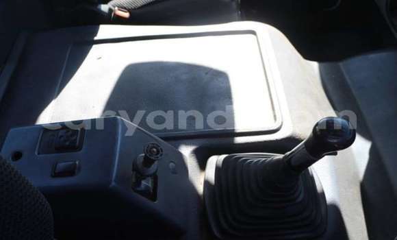 Nunua Ilio tumika Mercedes–Benz 2628 Fedha Lori ndani ya Lusaka nchini Zambia Nunua Ilio tumika Mercedes–Benz 2628 Fedha Lori ndani ya Lusaka nchini Zambia