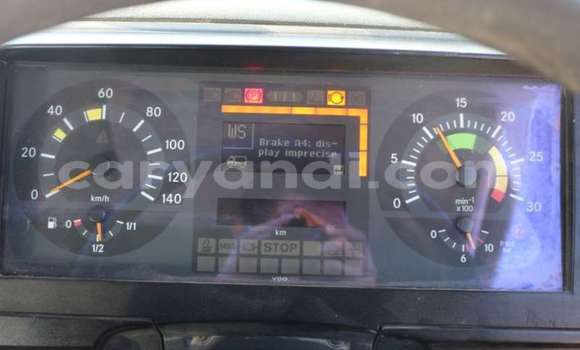 Nunua Ilio tumika Mercedes–Benz 2628 Fedha Lori ndani ya Lusaka nchini Zambia Nunua Ilio tumika Mercedes–Benz 2628 Fedha Lori ndani ya Lusaka nchini Zambia