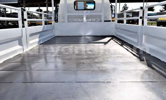 Buy Used Hino 300 Series White Truck in Lusaka in Zambia Buy Used Hino 300 Series White Truck in Lusaka in Zambia