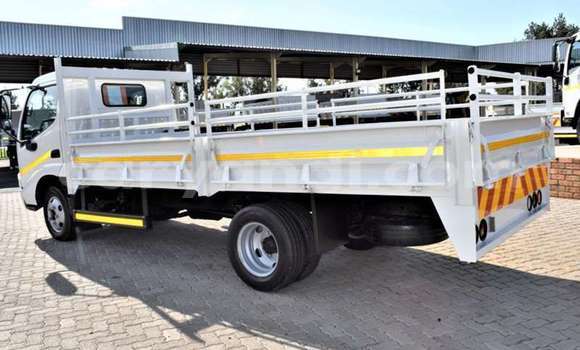 Buy Used Hino 300 Series White Truck in Lusaka in Zambia Buy Used Hino 300 Series White Truck in Lusaka in Zambia