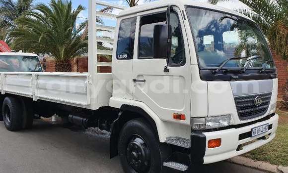 Buy Used Caterpillar 120 White Truck in Lusaka in Zambia