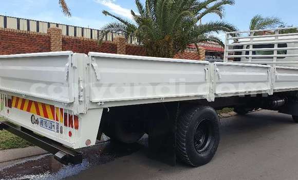 Buy Used Caterpillar 120 White Truck in Lusaka in Zambia Buy Used Caterpillar 120 White Truck in Lusaka in Zambia