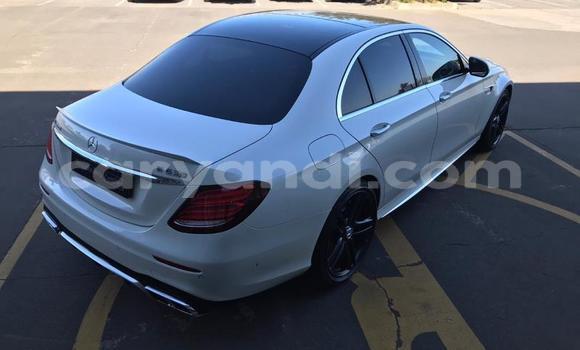 Acheter Occasion Voiture Mercedes‒Benz E-klasse AMG Blanc à Lusaka, Zambie Acheter Occasion Voiture Mercedes‒Benz E-klasse AMG Blanc à Lusaka, Zambie