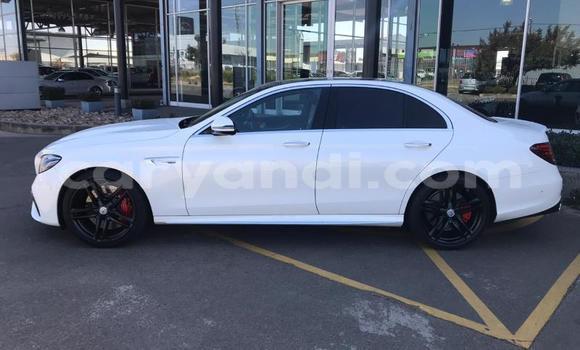 Acheter Occasion Voiture Mercedes‒Benz E-klasse AMG Blanc à Lusaka, Zambie Acheter Occasion Voiture Mercedes‒Benz E-klasse AMG Blanc à Lusaka, Zambie
