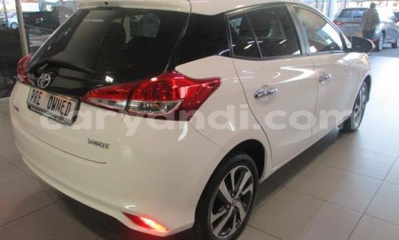 Acheter Occasion Voiture Toyota Yaris Blanc à Lusaka, Zambie Acheter Occasion Voiture Toyota Yaris Blanc à Lusaka, Zambie