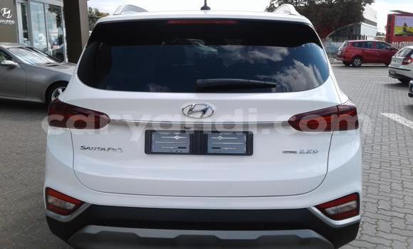 Buy Used Hyundai Santa Fe White Car in Lusaka in Zambia Buy Used Hyundai Santa Fe White Car in Lusaka in Zambia