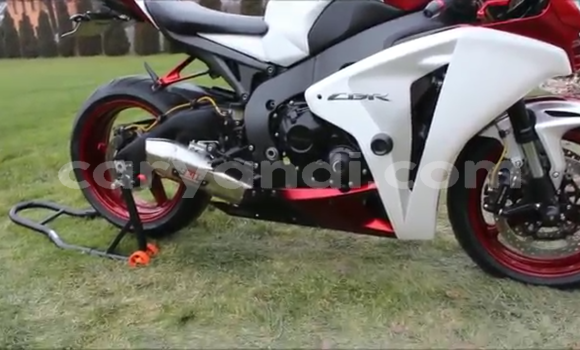 Buy Used Honda CBR 1000 RR White Bike in Chipata in Zambia