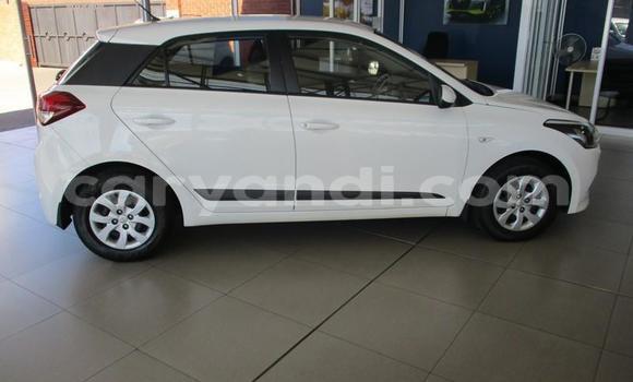 Acheter Occasion Voiture Hyundai i20 Blanc à Lusaka, Zambie Acheter Occasion Voiture Hyundai i20 Blanc à Lusaka, Zambie