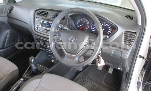 Acheter Occasion Voiture Hyundai i20 Blanc à Lusaka, Zambie Acheter Occasion Voiture Hyundai i20 Blanc à Lusaka, Zambie