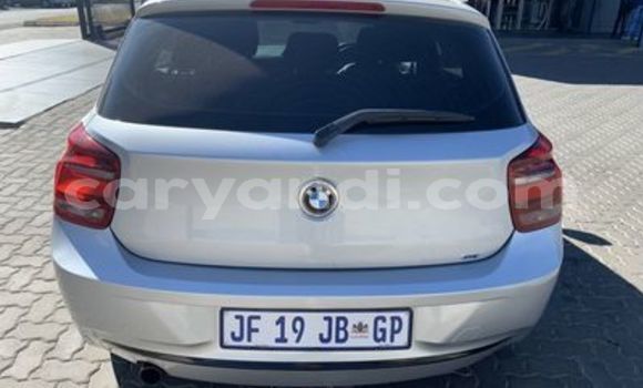 Acheter Occasion Voiture BMW 1–Series Gris à Livingstone, Zambie Acheter Occasion Voiture BMW 1–Series Gris à Livingstone, Zambie