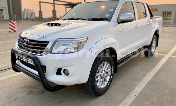 Acheter Occasion Voiture Toyota Hilux Blanc à Lusaka, Zambie Acheter Occasion Voiture Toyota Hilux Blanc à Lusaka, Zambie