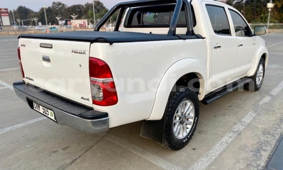 Nunua Ilio tumika Toyota Hilux Nyeupe Gari ndani ya Lusaka nchini Zambia Nunua Ilio tumika Toyota Hilux Nyeupe Gari ndani ya Lusaka nchini Zambia