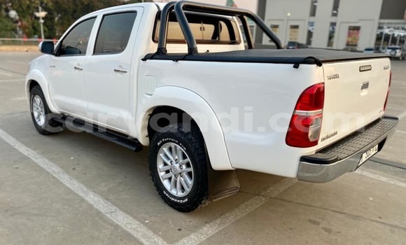 Nunua Ilio tumika Toyota Hilux Nyeupe Gari ndani ya Lusaka nchini Zambia Nunua Ilio tumika Toyota Hilux Nyeupe Gari ndani ya Lusaka nchini Zambia
