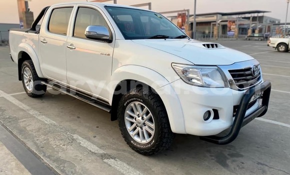Nunua Ilio tumika Toyota Hilux Nyeupe Gari ndani ya Lusaka nchini Zambia Nunua Ilio tumika Toyota Hilux Nyeupe Gari ndani ya Lusaka nchini Zambia