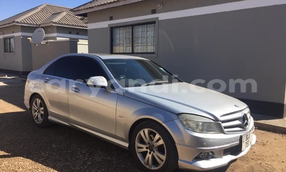 Nunua Ilio tumika Mercedes‒Benz C–Class Fedha Gari ndani ya Lusaka nchini Zambia Nunua Ilio tumika Mercedes‒Benz C–Class Fedha Gari ndani ya Lusaka nchini Zambia