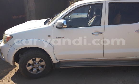 Buy Used Toyota Hilux White Car in Livingstone in Zambia Buy Used Toyota Hilux White Car in Livingstone in Zambia