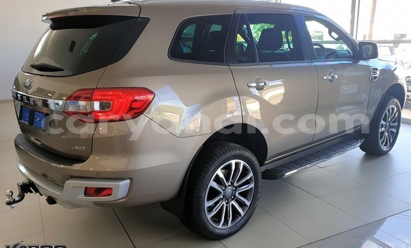 Tenga Tsaru Ford Everest Zvimwe Mota in Livingstone in Zambia