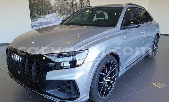 Acheter Occasion Voiture Audi Q8 Gris à Livingstone, Zambie