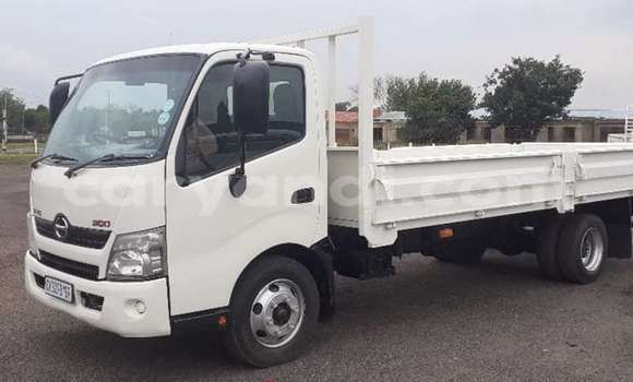 Buy Used Hino 300 Series White Truck in Lusaka in Zambia Buy Used Hino 300 Series White Truck in Lusaka in Zambia