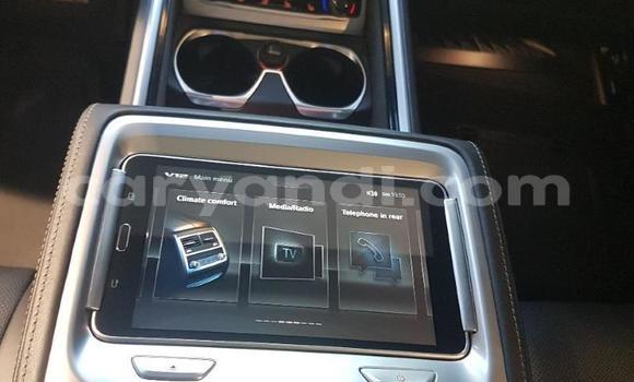 Nunua Ilio tumika BMW 700 Nyeupe Gari ndani ya Lusaka nchini Zambia Nunua Ilio tumika BMW 700 Nyeupe Gari ndani ya Lusaka nchini Zambia