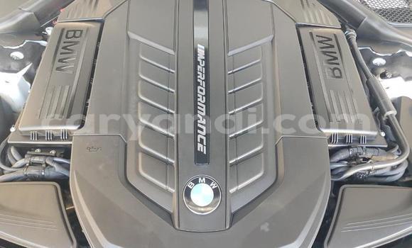 Nunua Ilio tumika BMW 700 Nyeupe Gari ndani ya Lusaka nchini Zambia Nunua Ilio tumika BMW 700 Nyeupe Gari ndani ya Lusaka nchini Zambia