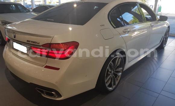 Nunua Ilio tumika BMW 700 Nyeupe Gari ndani ya Lusaka nchini Zambia Nunua Ilio tumika BMW 700 Nyeupe Gari ndani ya Lusaka nchini Zambia