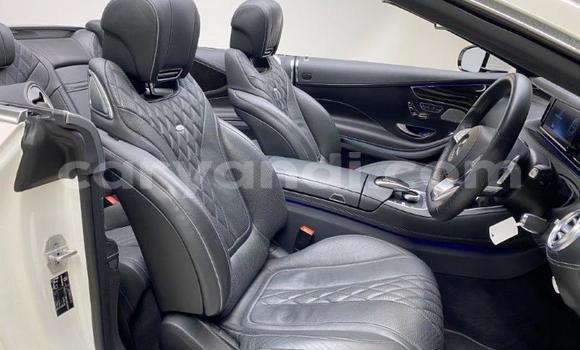 Tenga Tsaru Mercedes‒Benz S–Class Sirivha Mota in Kitwe in Zambia Tenga Tsaru Mercedes‒Benz S–Class Sirivha Mota in Kitwe in Zambia