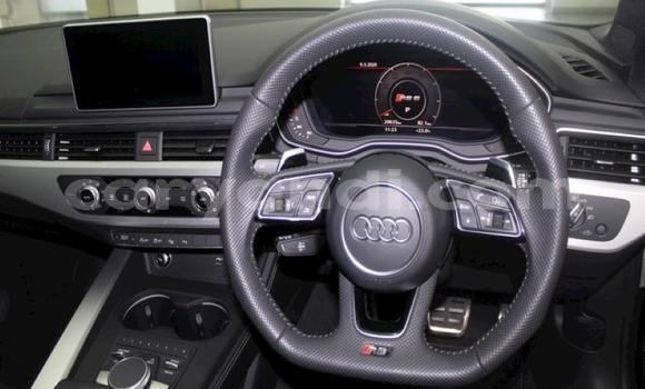 Tenga Tsaru Audi RS5 Tsvuku Mota in Kitwe in Zambia Tenga Tsaru Audi RS5 Tsvuku Mota in Kitwe in Zambia