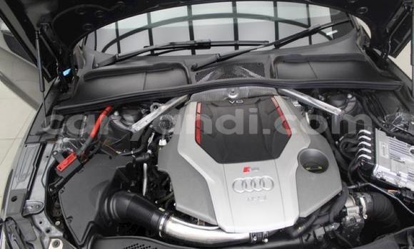 Tenga Tsaru Audi RS5 Tsvuku Mota in Kitwe in Zambia Tenga Tsaru Audi RS5 Tsvuku Mota in Kitwe in Zambia