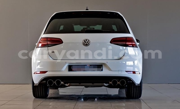 Acheter Occasion Voiture Volkswagen Golf R Blanc à Kitwe, Zambie Acheter Occasion Voiture Volkswagen Golf R Blanc à Kitwe, Zambie